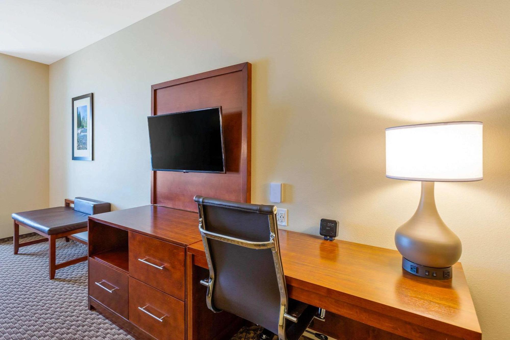Comfort Suites Burlington Near I-5 Exterior foto
